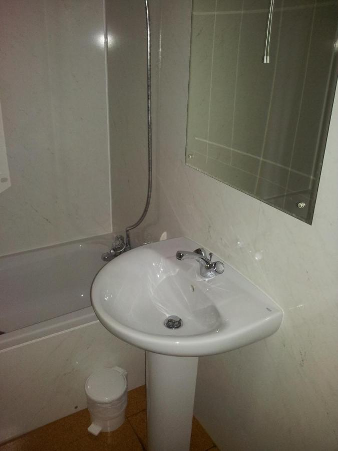 פורט אוגוסטוס Caledonian Hotel מראה חיצוני תמונה
